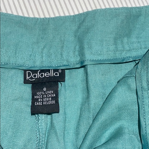 Women’s Short - Picture 6 of 6